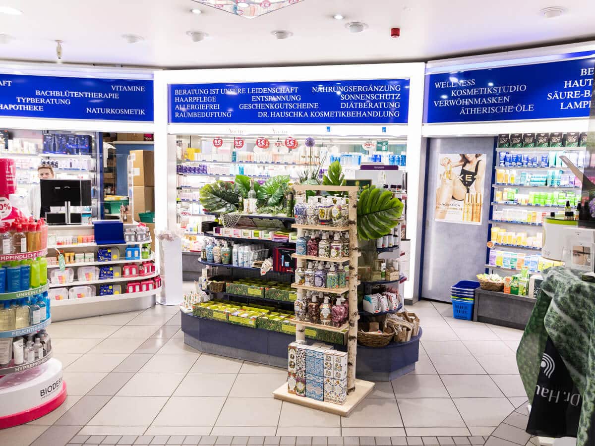 landgraf-karl-apotheke-kassel-eingangsbereich